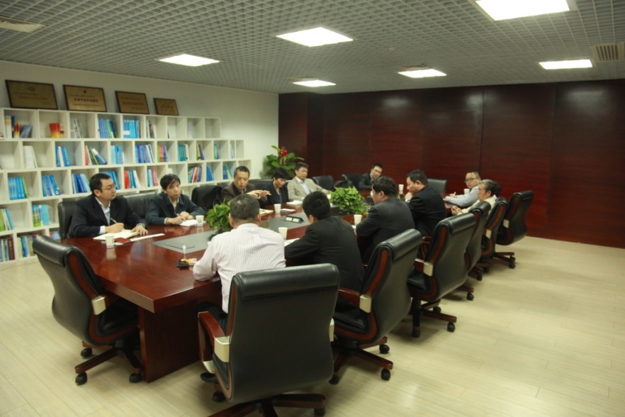 鎮(zhèn)江經(jīng)信委、開發(fā)區(qū)管委會一行到訪促進(jìn)中心