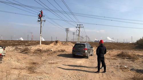 烏海電業(yè)局農(nóng)電處千里山農(nóng)電所：開展冬季設(shè)備巡視，確保安全生產(chǎn)