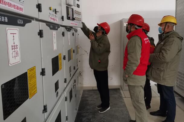 國(guó)網(wǎng)英山縣供電：隔離醫(yī)院電工發(fā)燒了!放心，我們頂上!