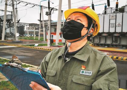 關(guān)鍵時刻，我必須在——記湖北襄陽供電公司檢修分公司余嶺運(yùn)維班班長韓小勇