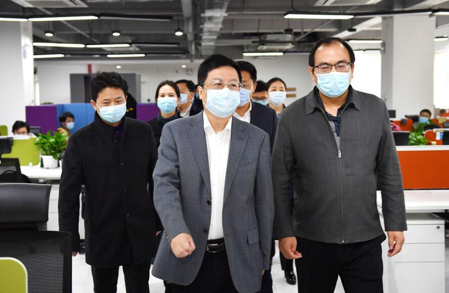 湖南省委常委、長(zhǎng)沙市委書(shū)記胡衡華到大唐先一科技公司調(diào)研