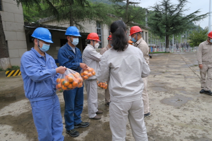 國(guó)家能源集團(tuán)大寨發(fā)電分公司到生產(chǎn)一線(xiàn)慰問(wèn)檢修員工
