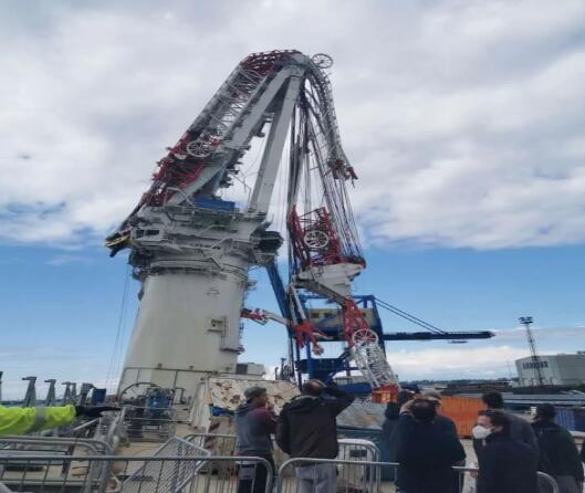 全球最大噸位風(fēng)電安裝船吊臂攔腰折斷，損失1億歐元