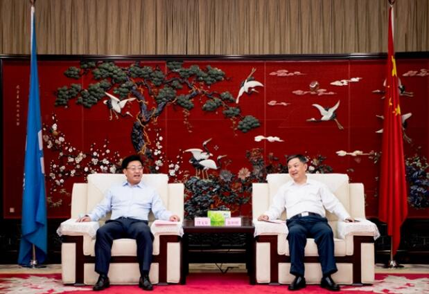 溫樞剛會見云南能投集團(tuán)黨委書記、董事長段文泉