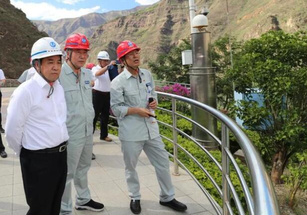 南方電網(wǎng)董事長、黨組書記孟振平調(diào)研烏東德水電站工程