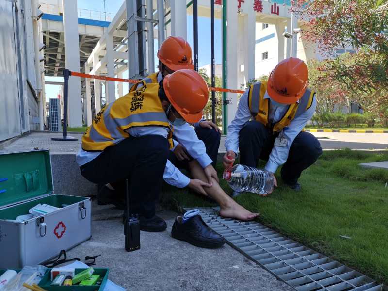 防毒蛇咬傷，保人身安全