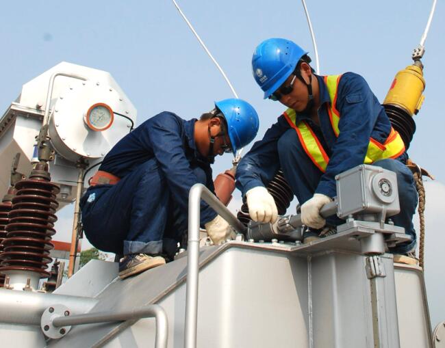 國(guó)網(wǎng)宜賓供電:一月工程半月干 3萬(wàn)戶(hù)居民用電用水無(wú)憂(yōu)