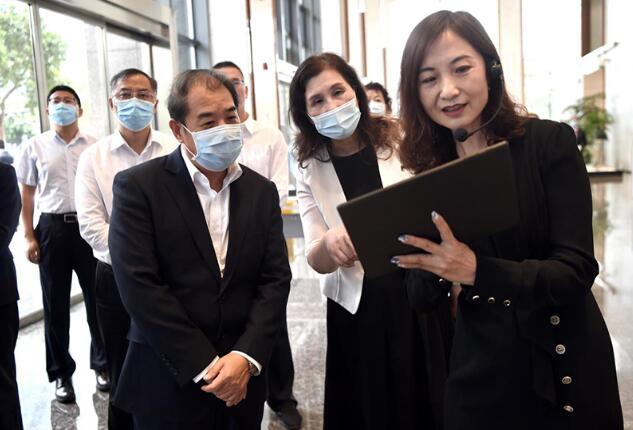 南方電網(wǎng)公司董事長、黨組書記孟振平調(diào)研鼎和保險公司