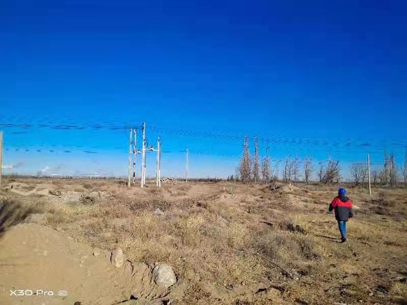 烏海電業(yè)局農(nóng)電處千里山農(nóng)電所：加強(qiáng)巡線，確保冬季電網(wǎng)安全