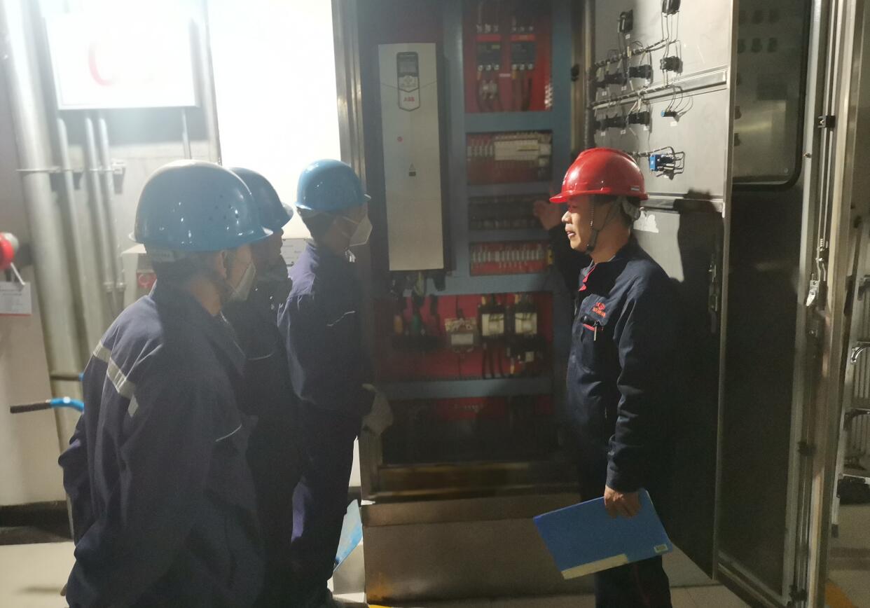 就地過(guò)年心中暖，春節(jié)在崗你最美