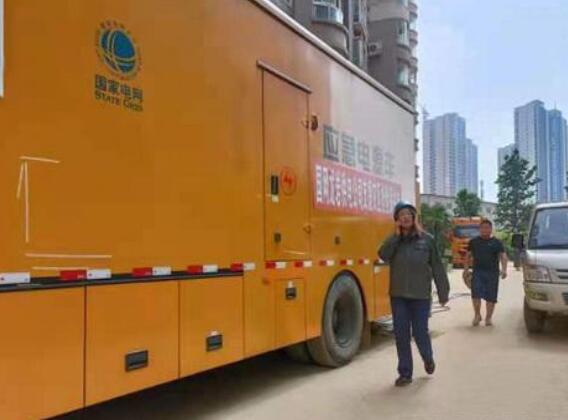 裴蓓：是母親，更是英雄