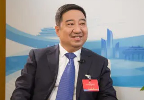 中國西電集團(tuán)有限公司黨委書記、董事長、中國電氣裝備集團(tuán)董事長白忠泉