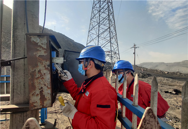 六五四供電分局48小時決戰(zhàn)， 攻堅分時電價表計設置