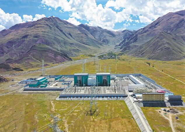 雪域高原上， 青春開(kāi)出美麗的花