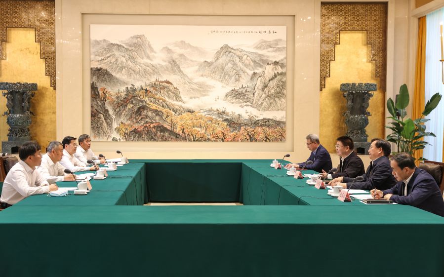 雷鳴山、韓君拜會(huì)湖北省委書(shū)記王蒙徽、省長(zhǎng)王忠林