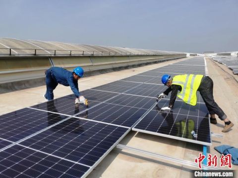 國(guó)鐵西安局首個(gè)光伏發(fā)電項(xiàng)目成功并網(wǎng)發(fā)電