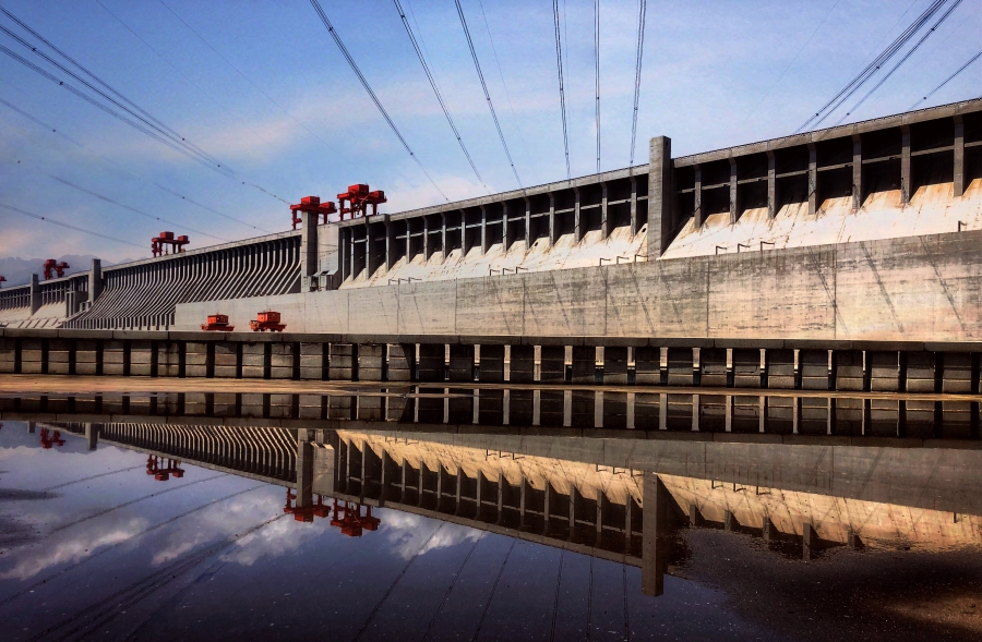 長江電力股價首破25元市值達(dá)5700億元