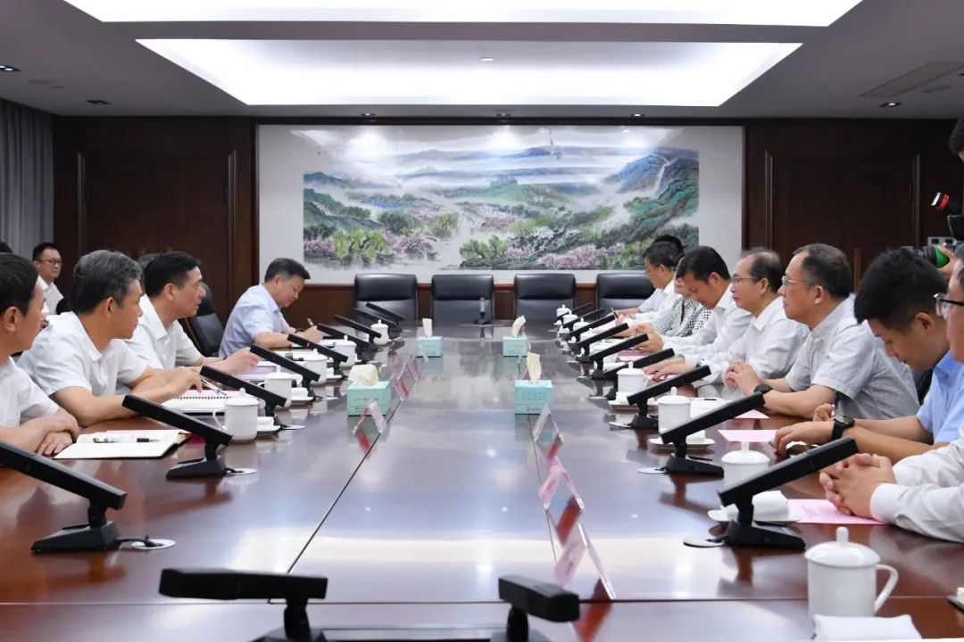 江毅拜會陳浩、南存輝并調(diào)研駐浙企業(yè)