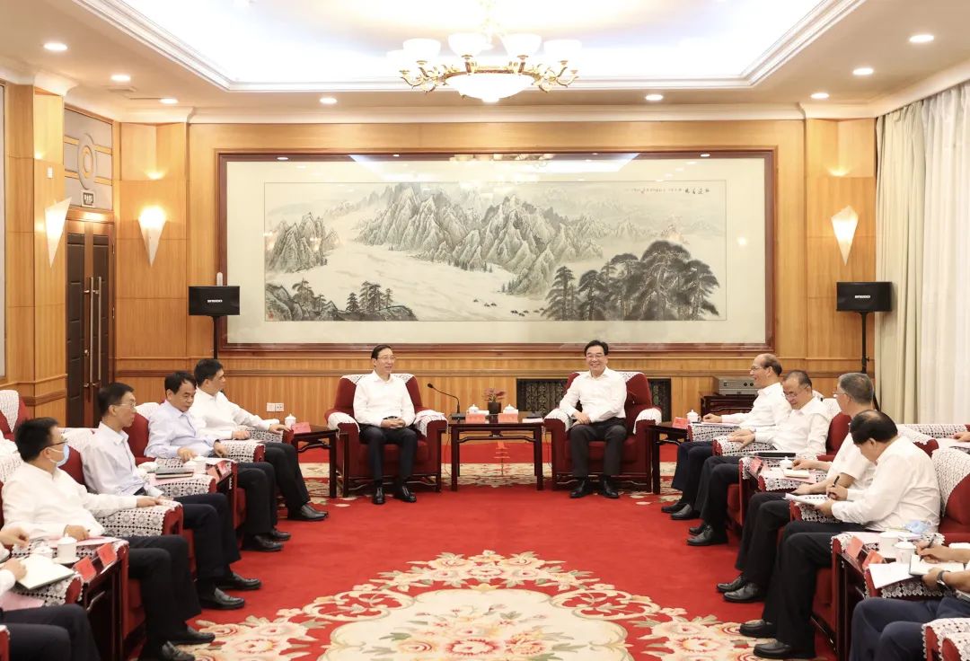 國家電網(wǎng)董事長、黨組書記辛保安與青海省委書記信長星、省長吳曉軍會談