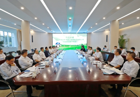 丁焰章與東方電氣黨組書記、董事長俞培根會談并見證雙方簽署戰(zhàn)略合作協(xié)議