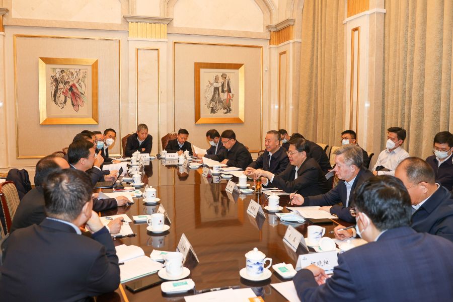 雷鳴山、韓君調(diào)研三峽集團(tuán)新疆區(qū)域工作