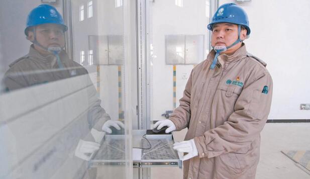 國網首席專家鄭歆:主持近百座變電站調試的繼電保護專家