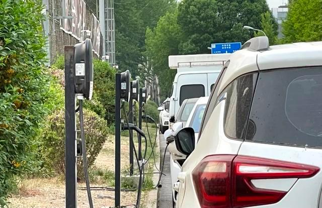 充電站費(fèi)用漲價(jià)，新能源車(chē)的韭菜終于成熟了?