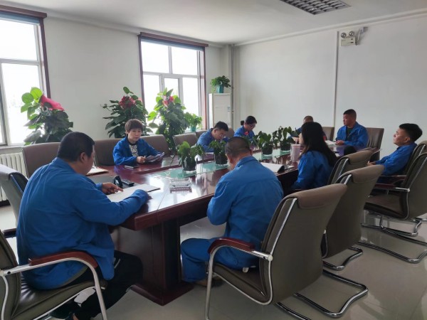 烏海市千里山供電公司：學好政務(wù)處分法，增強履職盡責能力