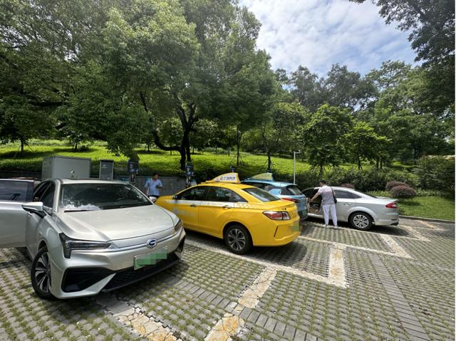 調(diào)查丨多地充電樁電價(jià)漲幅20%以上，分時(shí)電價(jià)與行業(yè)競(jìng)爭(zhēng)多方博弈