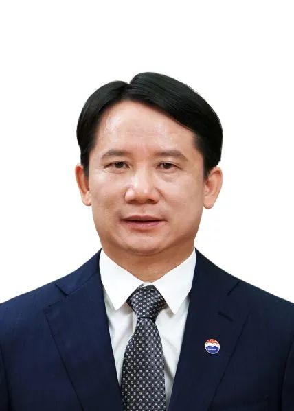 曾任貴州省能源局黨組書記、局長 丁雄軍當選中國貴州茅臺酒廠(集團)黨委書記