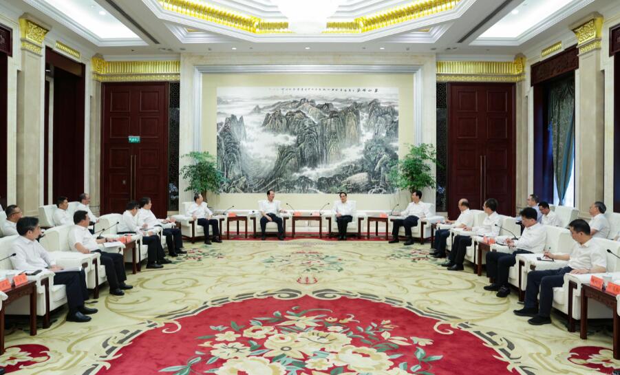 中國電建黨委書記、董事長丁焰章拜會貴州省委書記徐麟、省長李炳軍