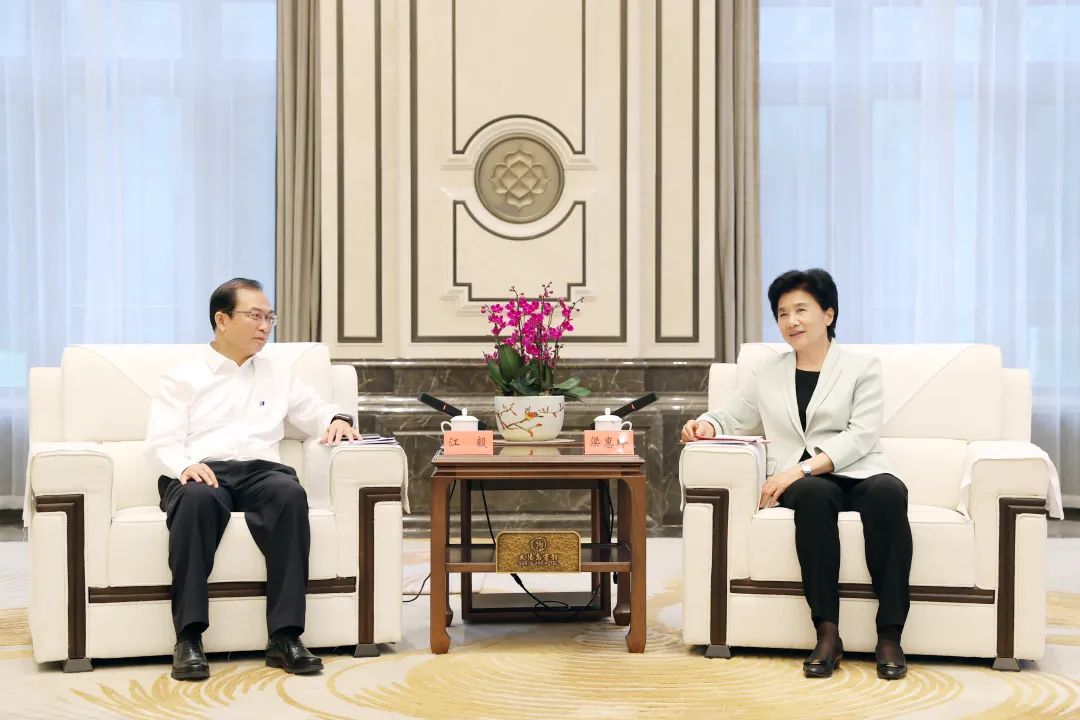 華電集團(tuán)黨組書記、董事長(zhǎng)江毅拜會(huì)黑龍江省委副書記、省長(zhǎng)梁惠玲