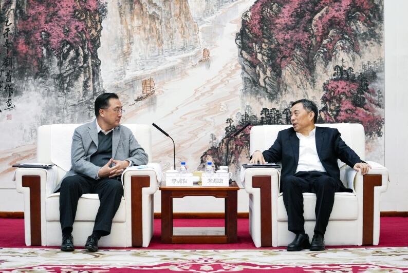 中國能建黨委書記、董事長宋海良與華夏銀行黨委書記、董事長李民吉會談