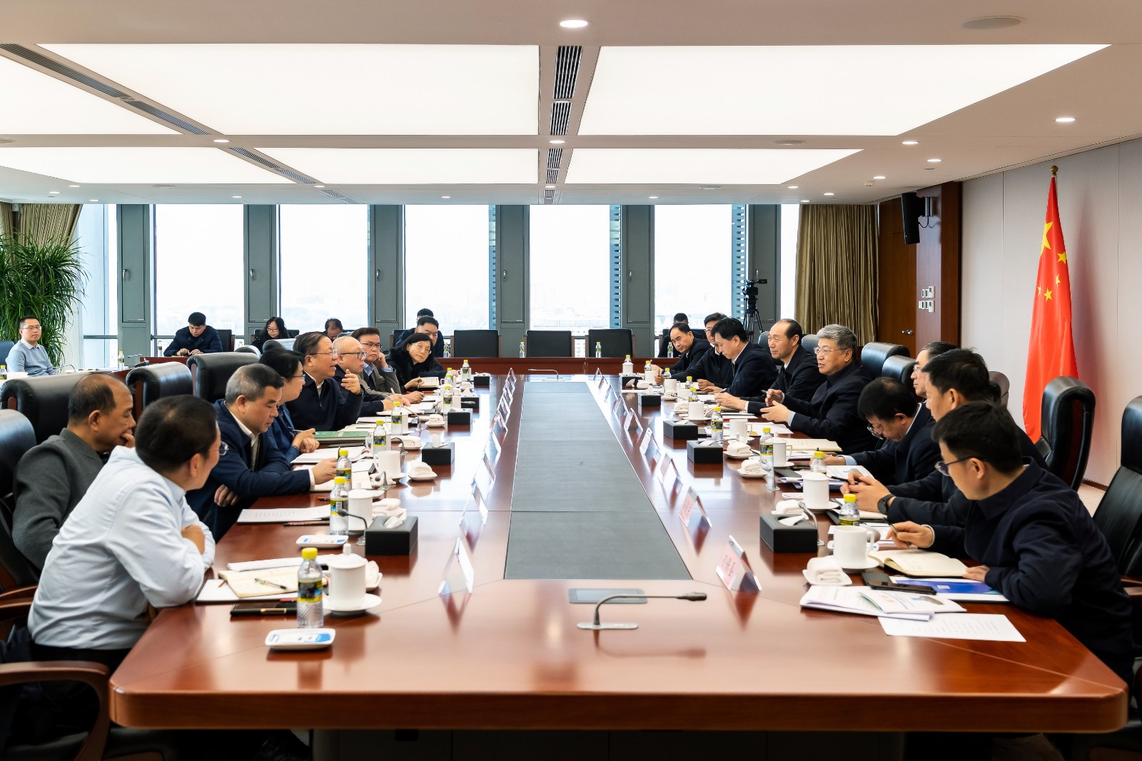 國(guó)家能源集團(tuán)黨組書(shū)記、董事長(zhǎng)劉國(guó)躍會(huì)見(jiàn)廣西壯族自治區(qū)政府黨組成員、國(guó)資委黨委書(shū)記秦如培