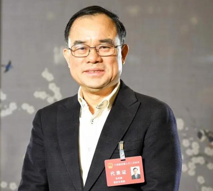 【兩會(huì)好聲音】全國(guó)人大代表、長(zhǎng)安汽車董事長(zhǎng)朱華榮：強(qiáng)化市場(chǎng)調(diào)節(jié)手段，進(jìn)一步改善汽車消費(fèi)環(huán)境