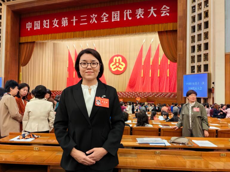 中國能建北京設(shè)備公司黨委書記、董事長，中國能建首批一級技術(shù)專家張月華獲全國三八紅旗手榮譽(yù)稱號