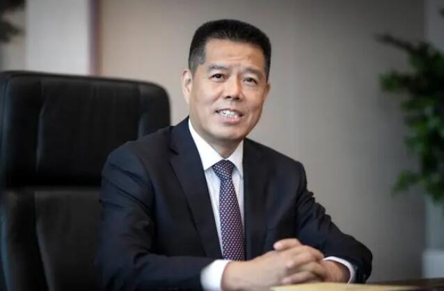 加快推動傳統(tǒng)煤炭企業(yè)向新能源企業(yè)轉(zhuǎn)型發(fā)展——訪全國人大代表，山東能源集團黨委書記、董事長 李偉