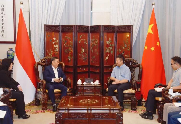 中國能建黨委書記、董事長宋海良與中國駐印度尼西亞大使陸慷會談