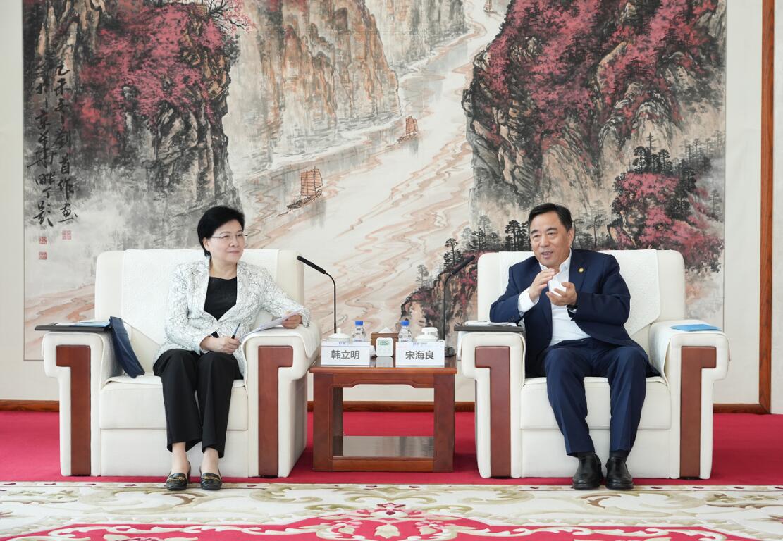 中國能建黨委書記、董事長宋海良與江蘇省委常委、南京市委書記韓立明會談