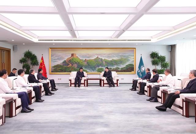 國(guó)家電網(wǎng)董事長(zhǎng)、黨組書記張智剛董事長(zhǎng)與三峽集團(tuán)董事長(zhǎng)劉偉平、總經(jīng)理韓君會(huì)談