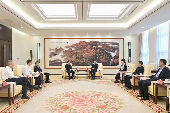 華能集團(tuán)黨組書記、董事長溫樞剛拜會內(nèi)蒙古自治區(qū)黨委書記孫紹騁、自治區(qū)主席王莉霞