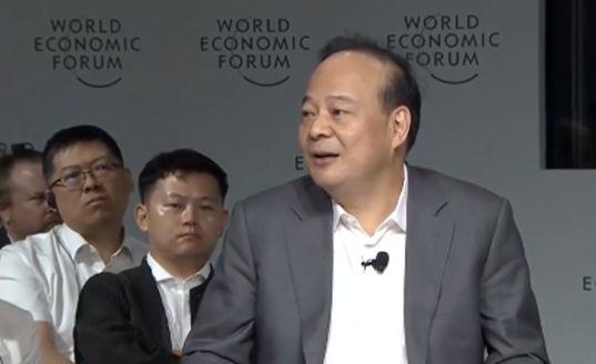 寧德時(shí)代董事長曾毓群回應(yīng)“卷王”標(biāo)簽，強(qiáng)調(diào)價(jià)值競爭與創(chuàng)新