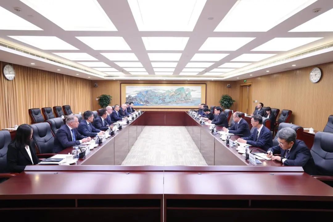 張智剛會(huì)見日立能源總裁方秦、候任總裁沈瑞博