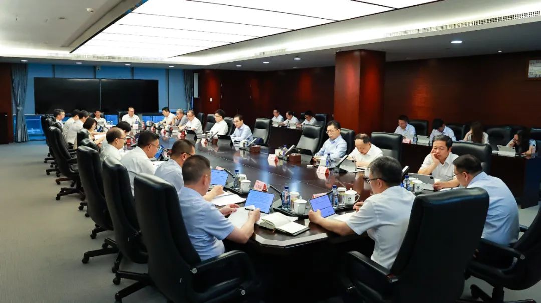 華電集團(tuán)黨組傳達(dá)學(xué)習(xí)貫徹習(xí)近平總書(shū)記重要講話(huà)和重要指示精神