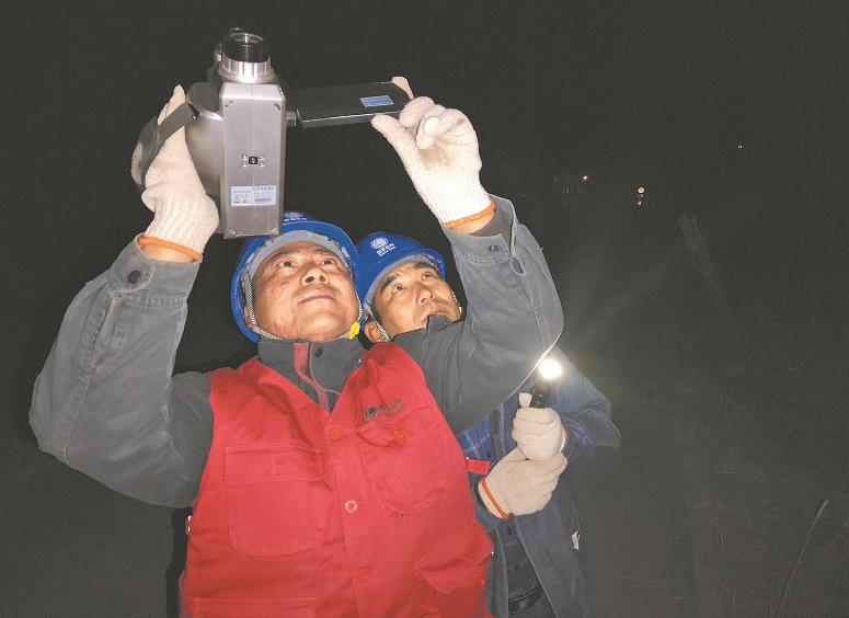 青海貴南縣：零下15攝氏度，冬夜巡檢保供電