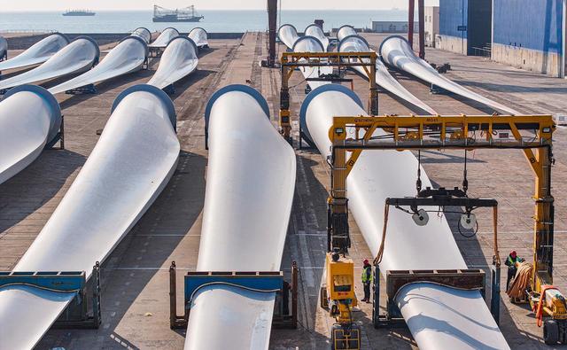 山東省加速發(fā)展海上風(fēng)電，超大型風(fēng)機(jī)源源不斷出海安裝