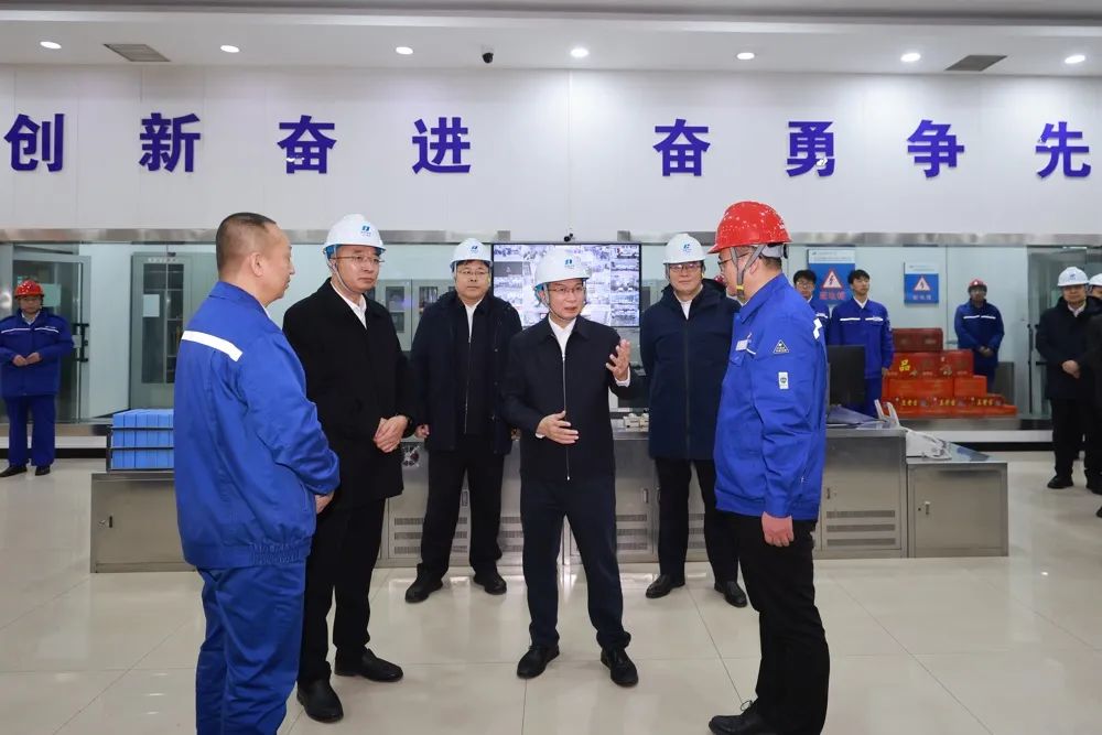 華電集團黨組書記、董事長江毅赴華電新疆區(qū)域調(diào)研