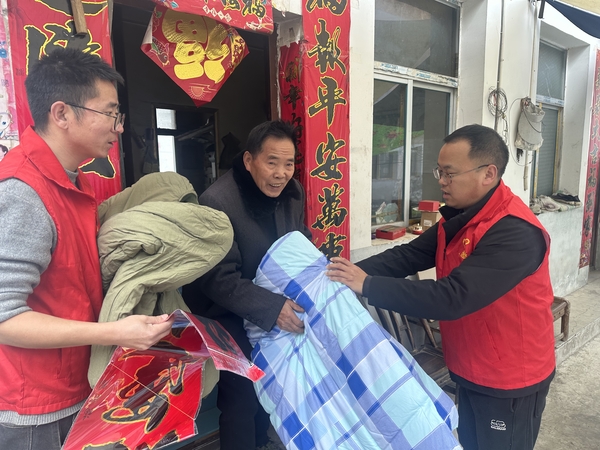 【新春走基層】走村入戶送關懷 幫扶慰問暖民