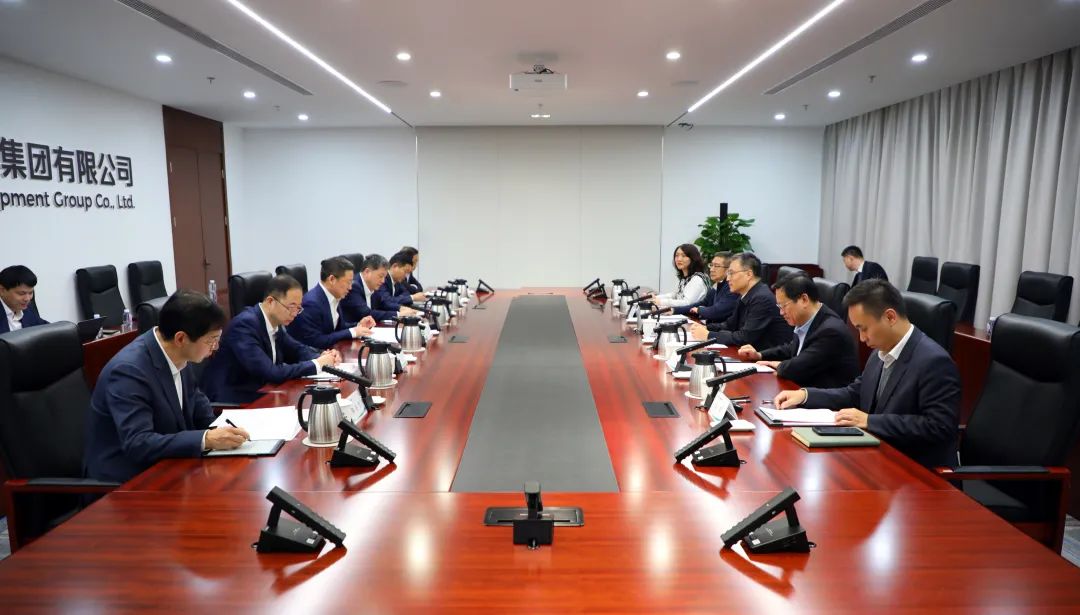 中國電氣裝備董事長李洪鳳、總經(jīng)理周群會見佛山市委書記唐屹峰