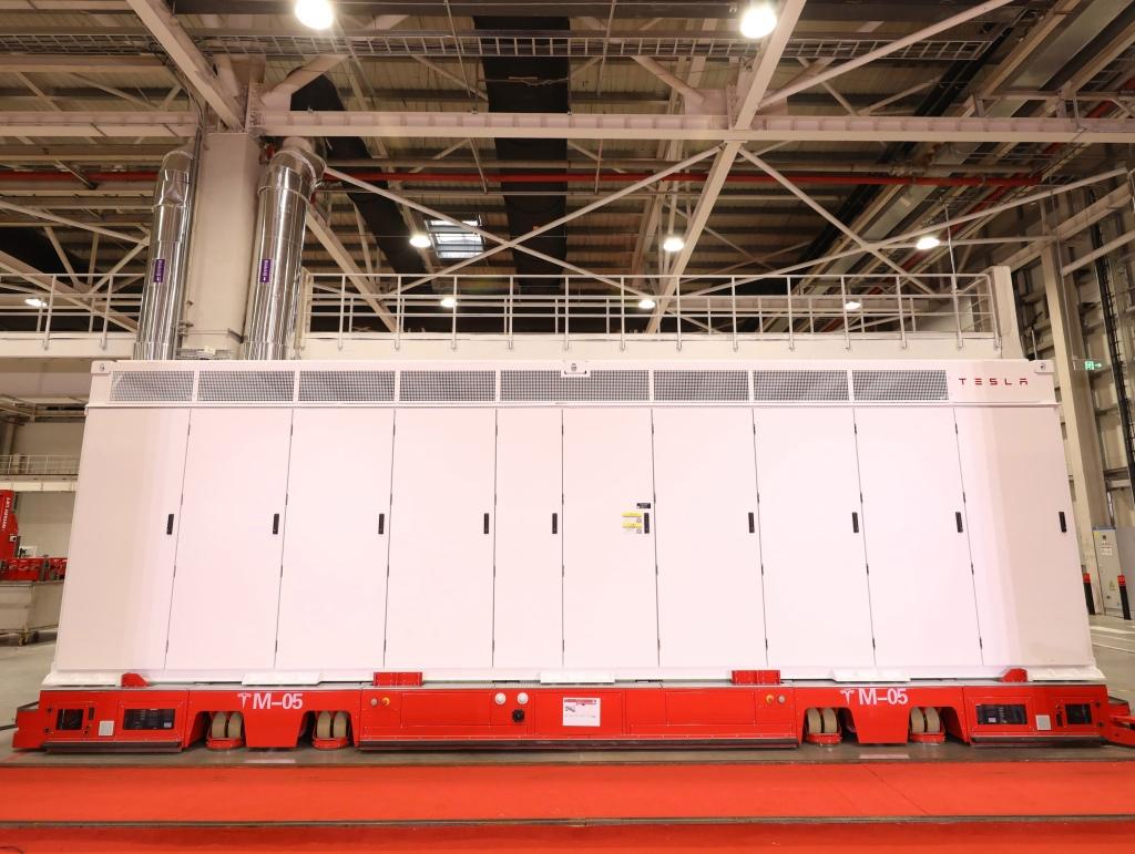 拿下全球電池儲能系統(tǒng)市場份額第一后，馬斯克再度來中國解產(chǎn)能之困